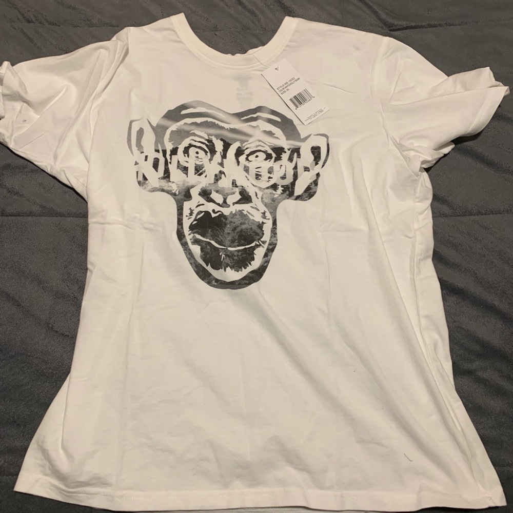 White tee size XL